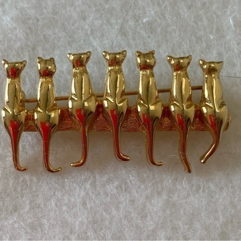 Vintage Lady Remington Gold Metal Plated Cat Pin Brooch NWOT